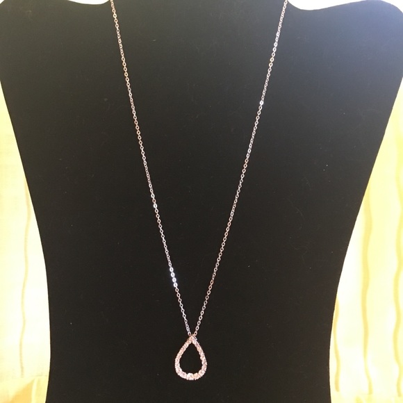 Gorgeous! Crystal Teardrop Necklace✨ - Picture 6 of 8